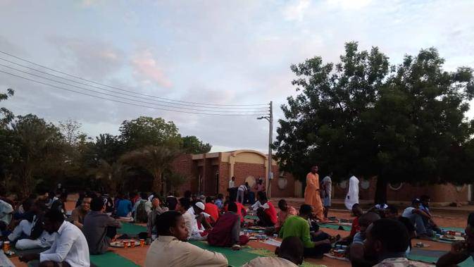 Cerita Berpuasa Pada Suhu 47 Celsius Dan Aksi Begal Ifthar Di Sudan Liputan6 Com Line Today
