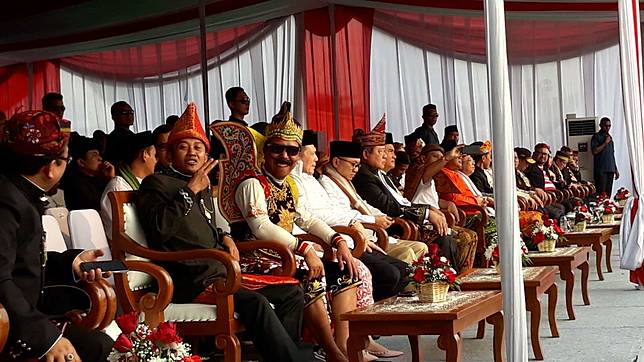 Bikin Heboh, Kostum Gatot Kaca Romi dan Hanoman Arsul Sani di Monas