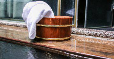 16歲女兒泡溫泉染菜花！不只性行為，這四個動作最容易感染