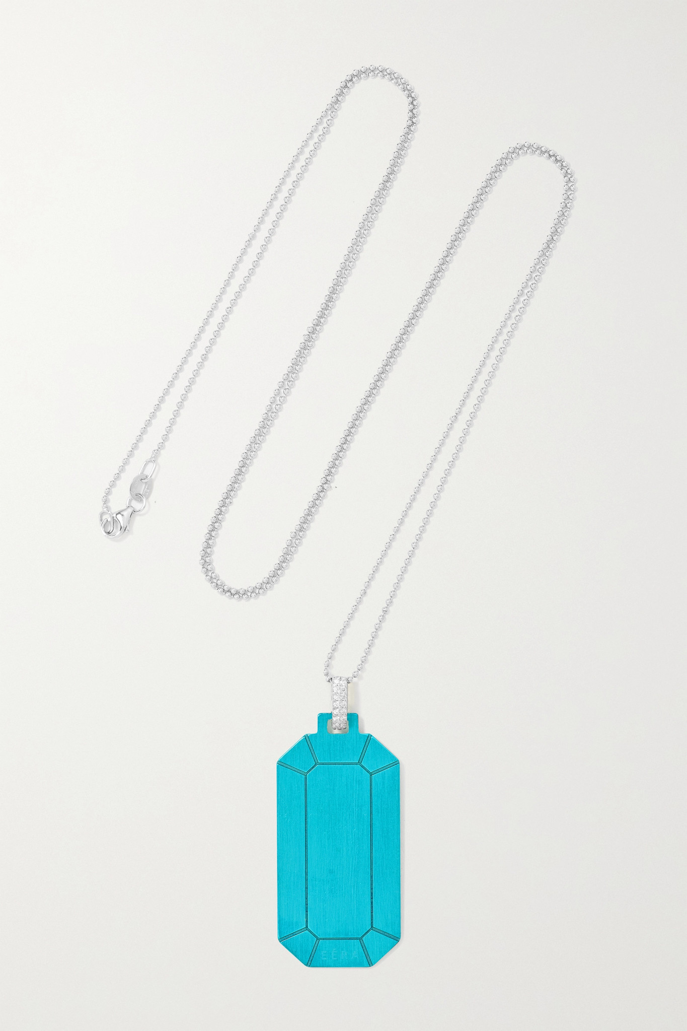 EÉRA 的标志性设计源自联合创始人 Chiara Capitani 和 Romy Blanga 在东京的一段奇妙际遇，而这款 