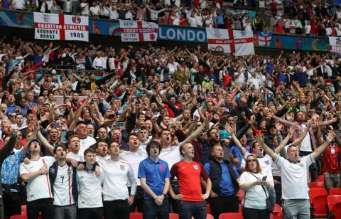 Siap Grak Wanita Denmark Ngaku Diserang Fans Inggris Usai Nonton Euro 2020