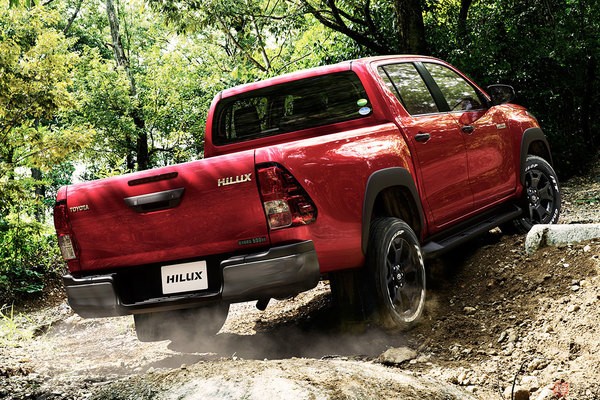 ピックアップトラック 止まらぬ高級化 実用車がなぜ 乗りものニュース