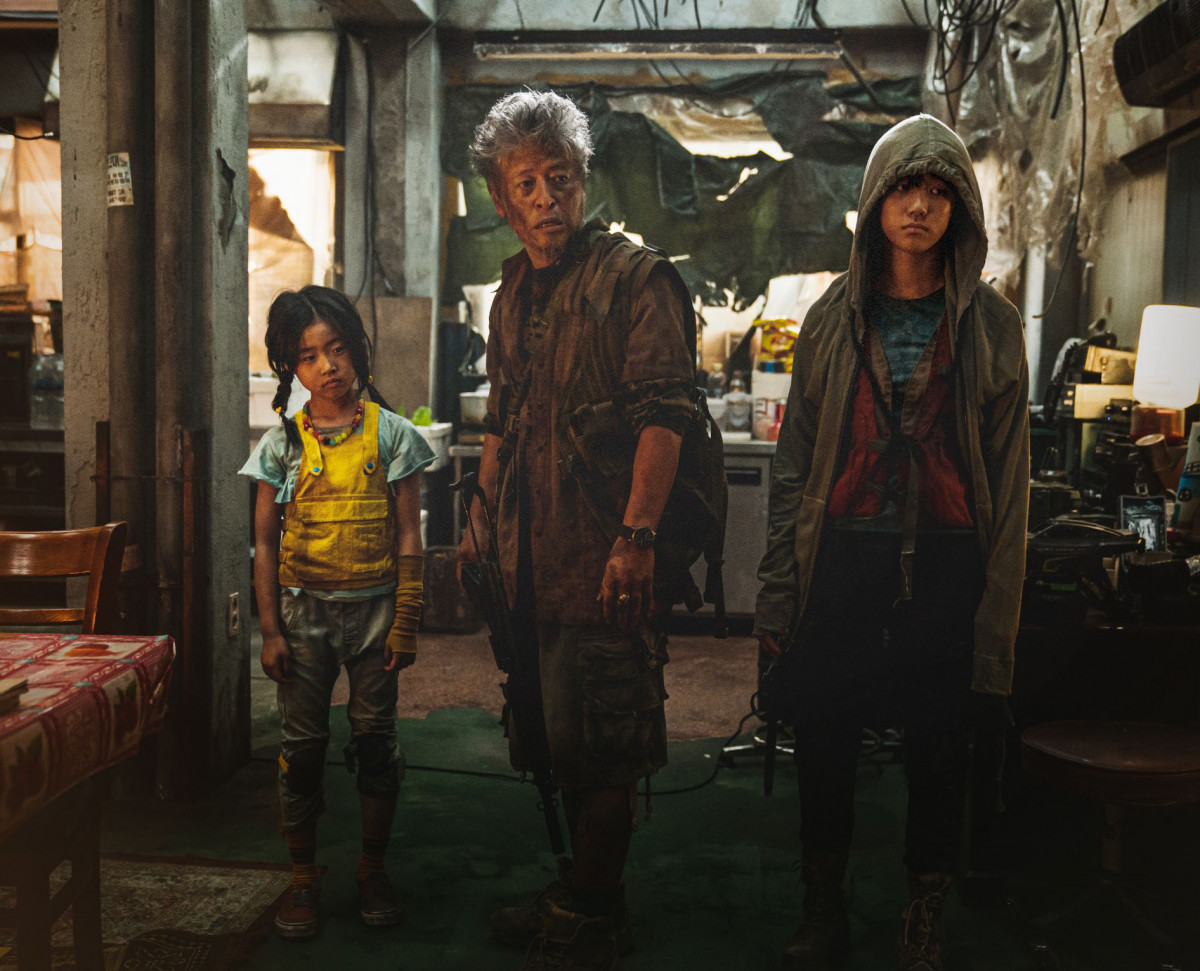 《屍速列車2：感染半島》成票房冠軍！姜棟元超越孔劉，首日票房逼近2400萬