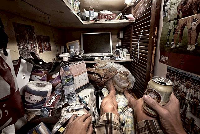 Ini Potret Coffin Cubicles, 'Rumah Keranda' yang Banyak Ditinggali Buruh di Hong Kong, Bikin Miris!