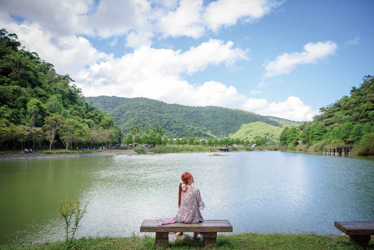 宜蘭不只抹茶山！北台灣最美「抹茶湖祕境」，輕鬆走環湖步道、偶像劇也來拍