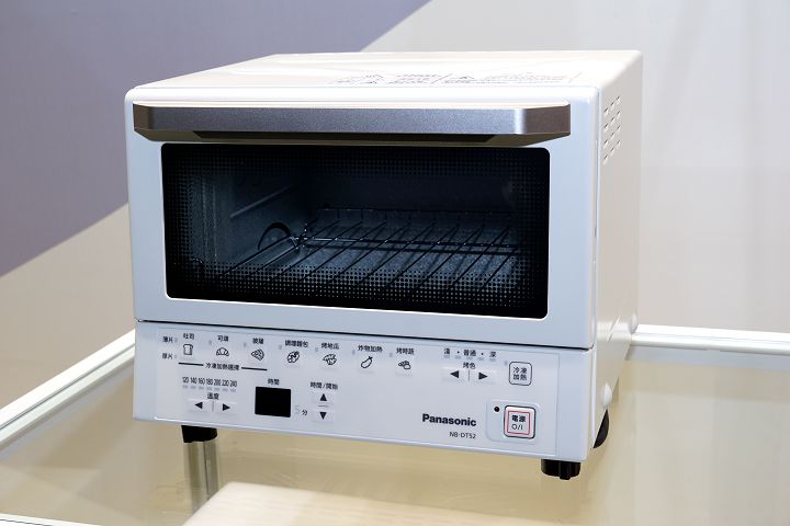 Panasonic 發表春季電視新品，首波推出 HX750 系列全新大尺寸液晶智慧電視