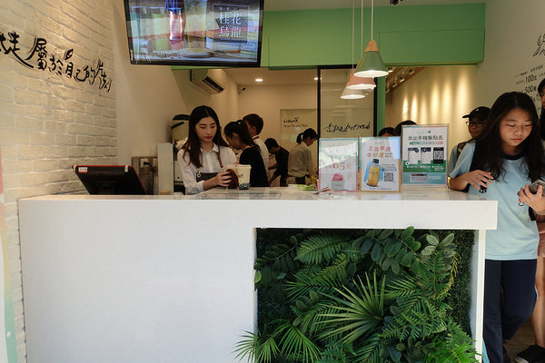 政大飲料推薦-禮采芙文山政大店，文山區健康手搖飲料，有台灣茶葉現泡茶、果茶、塔拉朵冰淇淋、輕食，文青風IG打卡飲料店