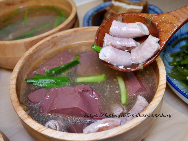 【汐止美食】鄉下人-豬血湯肉燥麵 #古早味 #豬血湯 #燙青菜 #香辣麵 路邊攤價格，冷氣開放文青風店面 (33).JPG