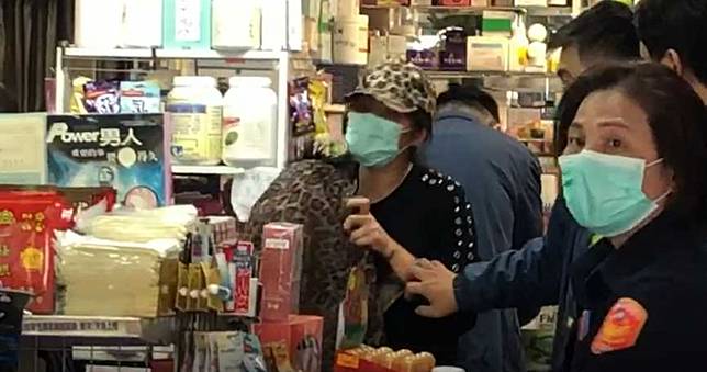 檢察官搜索口罩地下總司令　老闆娘10萬交保