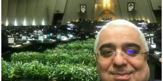 Anggota parlemen Iran selfie saat teror. ©Tasnim News Agency