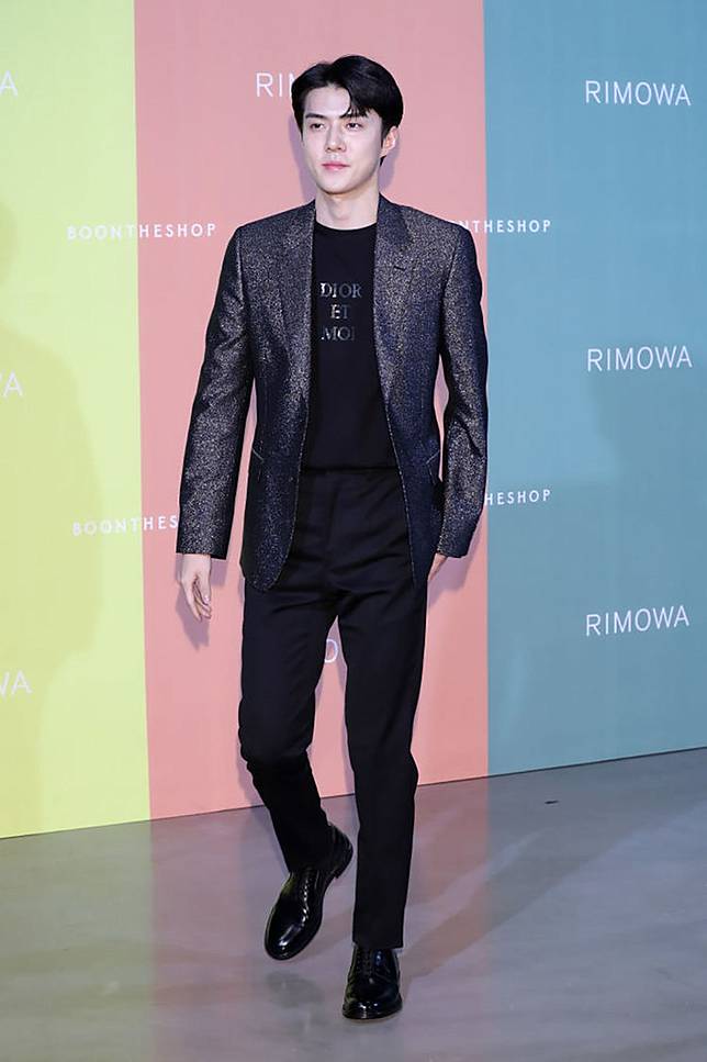 現在韓國男星都穿甚麼 一次個看盡24 種南韓鮮肉的秋冬穿搭 Harper S Bazaar Hk Line Today