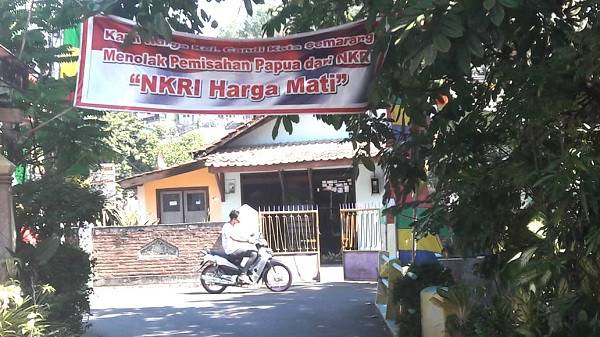 Nkri Sans Papuans