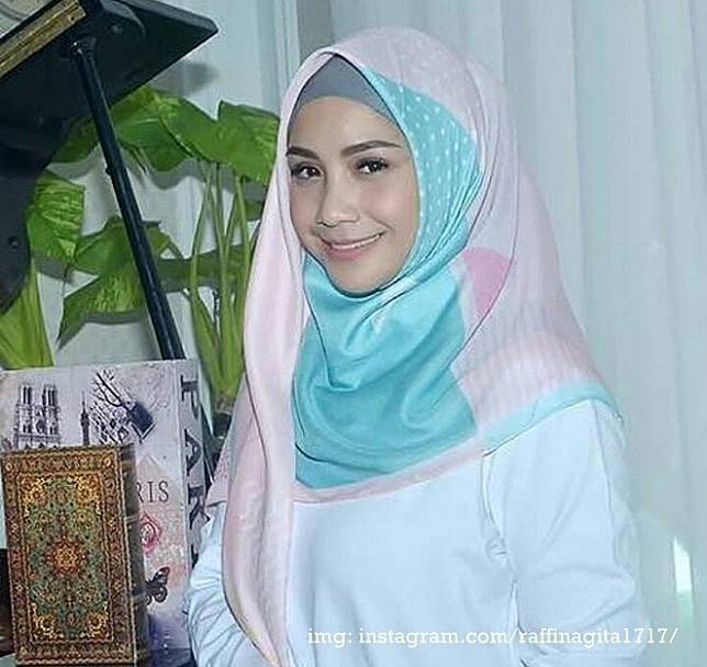 Berhijab, 5 Seleb Ini Pancarkan Kecantikan Hakiki