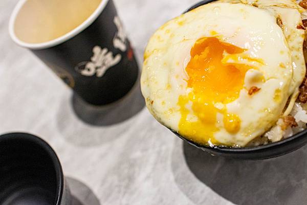 【桃園美食】嗑肉石鍋-什麼!?和牛龍蝦火鍋只要599元就能吃到！CP值爆高的火鍋店