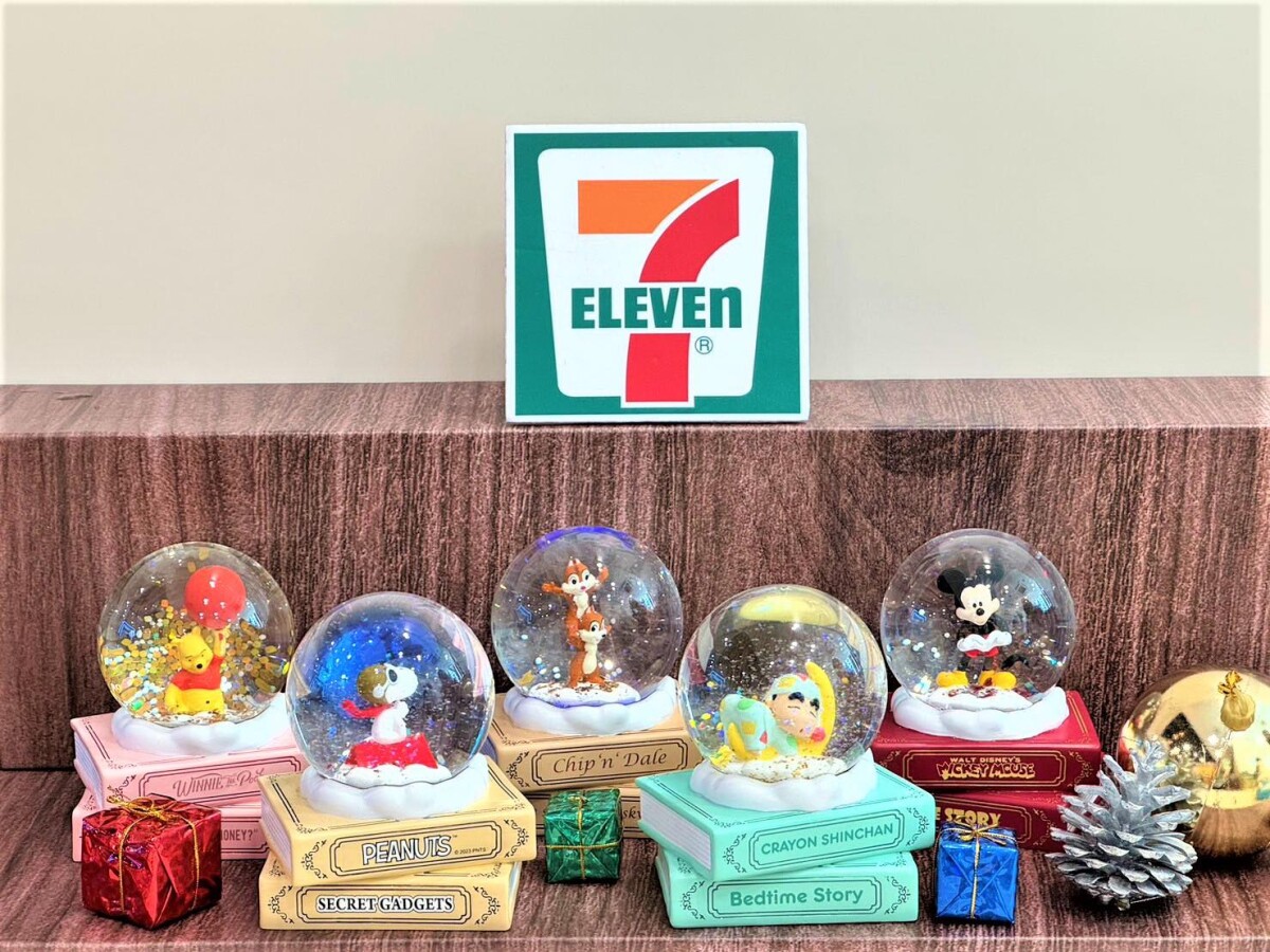 7-11「聖誕交換禮物」推薦！蠟筆小新、史努比、招財貓水晶球太萌，再推NewJeans巧克力