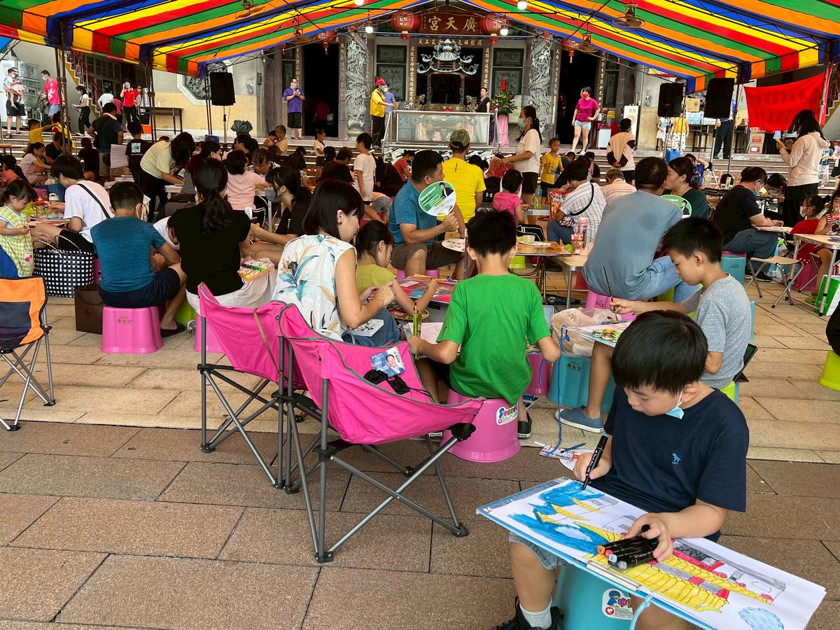 員林廣天宮舉行親子寫生賽 中華日報 LINE TODAY