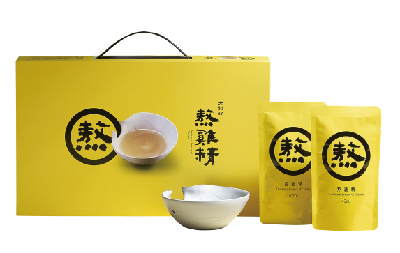 全聯父親節推出「健康百分爸」活動，網羅補充體力的精補品、保健營養品，還有必買配件單品與生活日用品，8/8前購買指定商品只要79折起，另外全台實體門市也推出現貨蛋糕，和爸爸一起開心過佳節！(圖片提供/全聯福利中心)