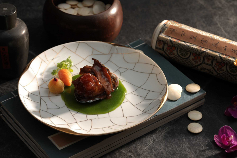 虎掌燴鮑魚。（圖／山海樓提供）