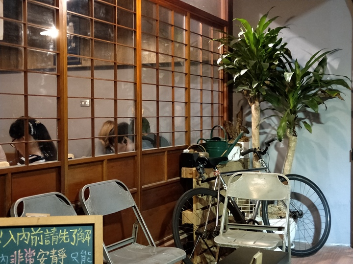 OPPO R15 / R15+ 開箱動手玩，AI 智慧拍照讓照片更容易變好看