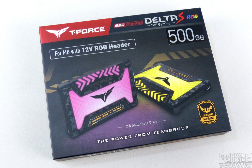 DELTA S TUF Gaming RGB SSD 外盒確實標示本款需要 +12V RGB 控制訊號，TUF Gaming Alliance 標誌則位於右下角