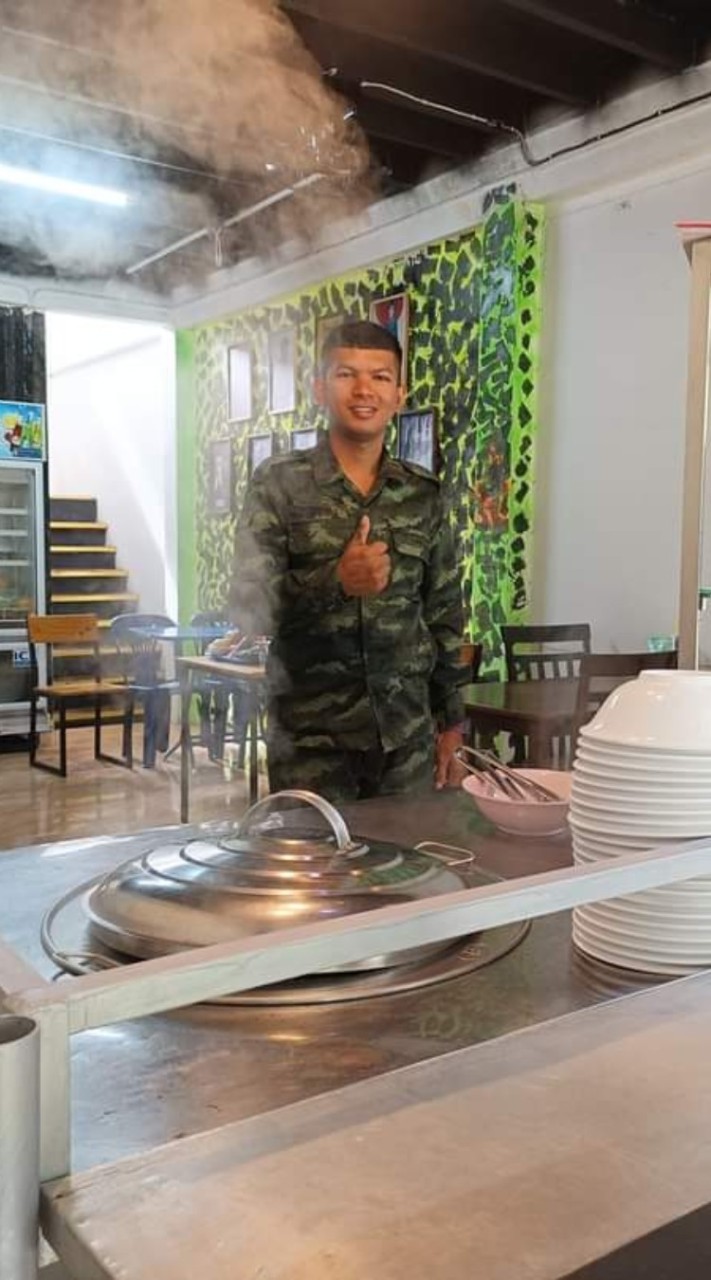 ร้านก๋วยเตี๋ยวจ่าบรีซ ปืนใหญ่