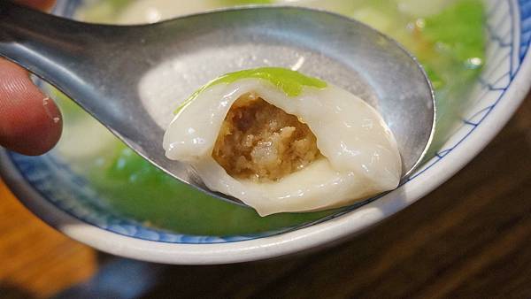 【基隆美食】基隆大觀圓鹹湯圓豬肝腸-仁愛市場裡超過60年老字號美味的小吃店