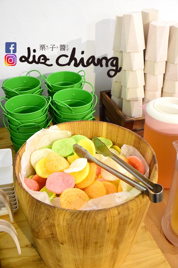 【台中北區美食】安羽軒食堂DSC_0079Liz開懷大笑看世界.JPG