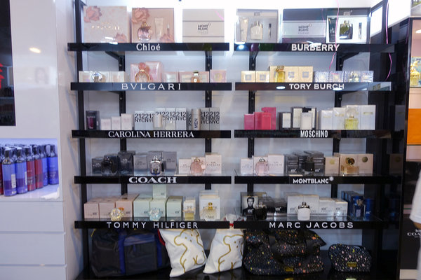 美容美髮香水百貨-MLD美樂蒂新北新莊店，張家瑋一日店長開幕活動，公司貨香水/專業美容美髮材料/保養品/化妝品批發價供應