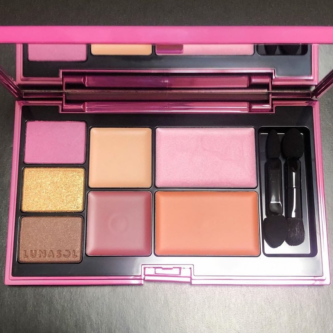 クリスマスコフレ ホリデー ルナソル Lunasolのホリデー限定パレットが話題です