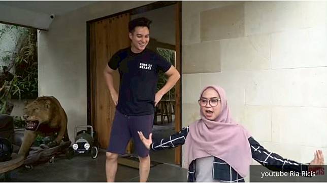 bagian depan rumah Baim