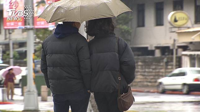 今晚起至明(12日)鋒面通過，又將變天。(圖／TVBS資料畫面)