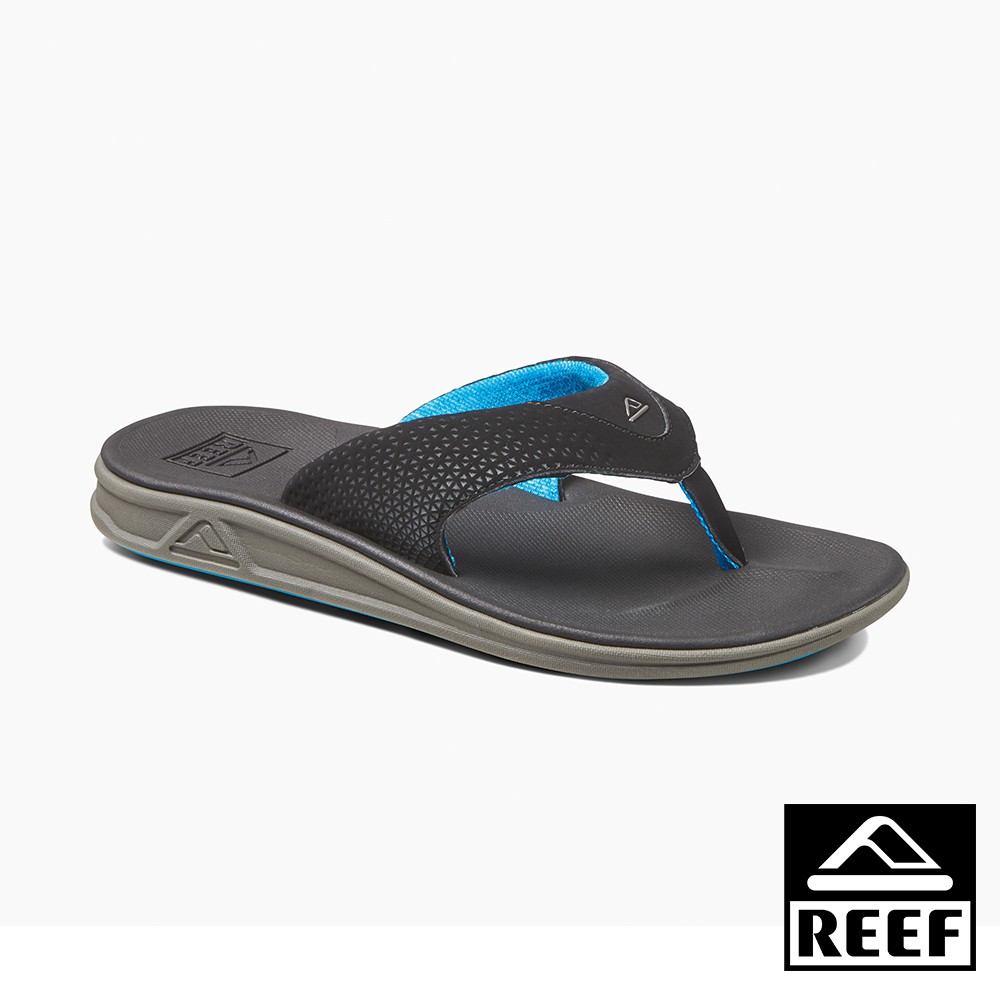 1. SWELLULAR 新製鞋科技製作2. 泡棉纖維內裡,舒適不磨腳3. 人造高科技織帶及鞋床皮革4. 彈性佳之避震鞋床結構5. 橡膠外底,防滑防磨型號 : RF002295BKU⭐請依照平常運動鞋尺寸挑選 ------------------------------------------------------------------------------------------------「因多平台銷售或是與實體共用庫存， 下單前請先詢問庫存，若下單前未先聊聊詢問， 我們可能會請買家取消訂單喔」------------------------------------------------------------------------------------------------若是需要快速到貨請先聊聊跟我們說一聲 並下單賣家宅配 有現貨並於當天三點前下單當天可以出貨，蝦皮配合的黑貓是隔天收貨最快要2-3天才會送到您指定地址，有任何問題歡迎隨時聊聊跟我們討論，我們會盡力幫忙解決大家的問題唷～------------------------------------------------------------------------------------------------#REEF #夾腳拖 #人字拖 #夏天拖鞋 #舒適好穿 #沙灘 #海邊 #涼拖 #人體工學 #衝浪 #美國品牌 #高科技拖鞋 #男款 #升級版 #時尚 #新品上市 #全台獨家科技 #最高等級