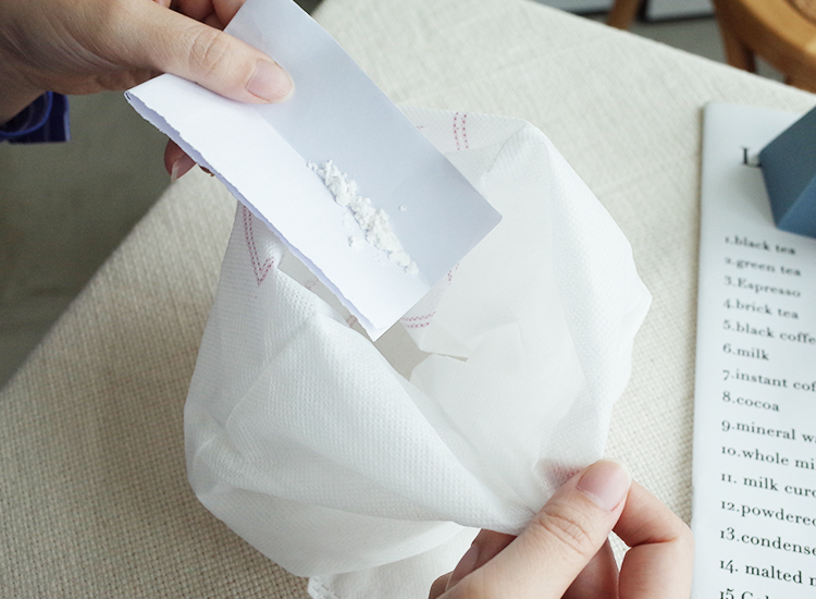 鞋子除臭5大妙招! 使用小蘇打/咖啡渣/茶包去除異味