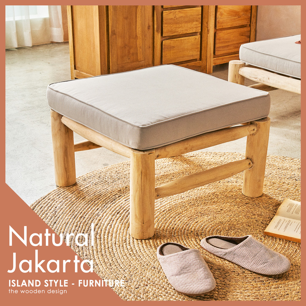 使用印尼當地原生天然木製作，不做過度的處理，呈現木質最原始的質感。同樣的商品外觀會有不同的顏色與質感，讓每天單品都是獨一無二的藝品。