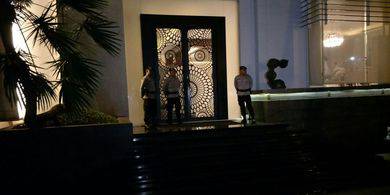 Penyidik KPK Akhirnya Diperbolehkan Masuk ke Kediaman Novanto