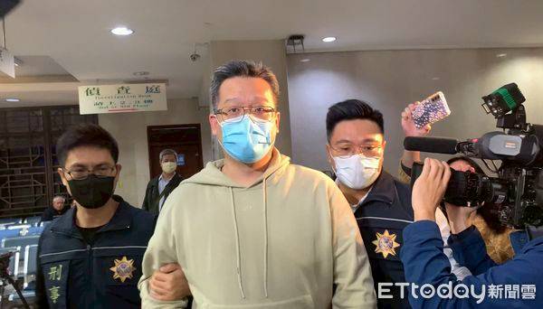 [問卦] Dcard熱門：女友吃飯不主動付錢