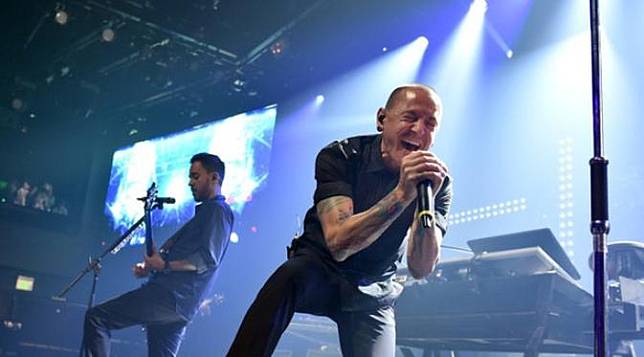 Chester Bennington Meninggal, Bagaimana Nasib Tur Linkin Park?