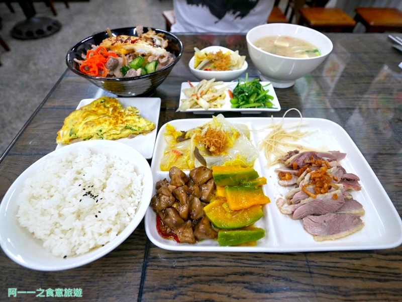 礁溪平價美食合鴨米灶腳半熟蛋鴨肉飯 溫暖墩鴨湯 食尚玩家也愛的健康好料 Line旅遊