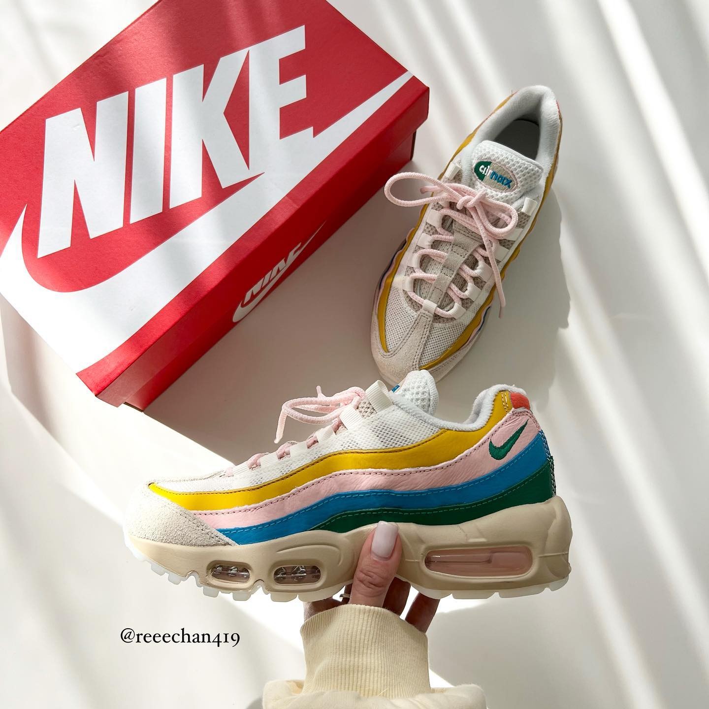 あー 可愛い たまらんどタイプで Nike の カラフルスニーカー 2選 コーデスナップニュース