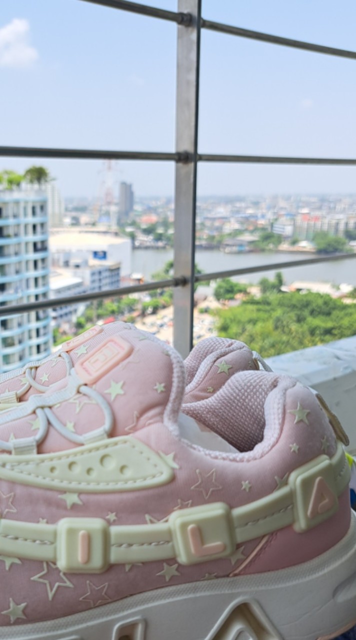 kids shoe 2nd hand by khwan