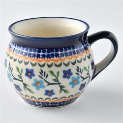 ◎波蘭職人手工製作|◎圓滾可愛的外形|◎適合裝牛奶、果汁或咖啡等飲品種類:握把水杯/馬克杯主材質:陶瓷材質說明:波蘭陶容量(ml):約320m杯蓋/杯碟:無風格元素:花草顏色:多色組合,藍色系產地:波