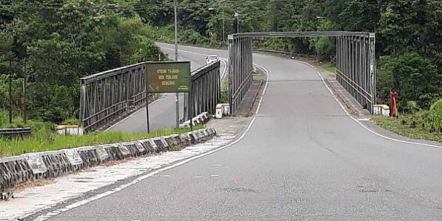 5500 Hantu Jembatan Merah HD