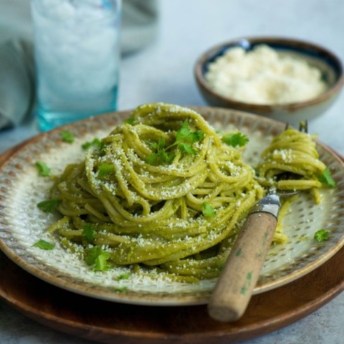 迷迭香抽出物、雞湯、蔗糖、L-麩酸鈉、雞肉粉、水解膠原蛋白、麥芽糊精、酵母抽出物、水解植物蛋白、香料、果糖、玉米糖膠、胺基乙酸、檸檬酸、大豆卵磷脂、5'-次黃嘌呤核苷磷酸二鈉、5'-鳥嘌呤核苷磷酸二鈉