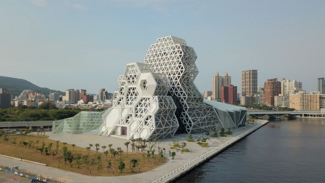 普立茲克建築獎;伊東豊雄;妹島和世;臺北藝術中心;高雄流行音槳中心;台中綠美圖