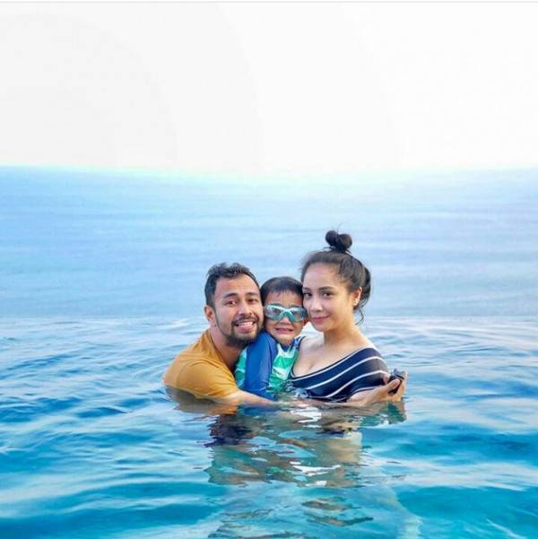  8 Potret Mesra Liburan Raffi dan Nagita di Bali, Romantis Banget! 