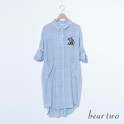 beartwo 格紋口袋英文單字刺繡長版襯衫(二色)