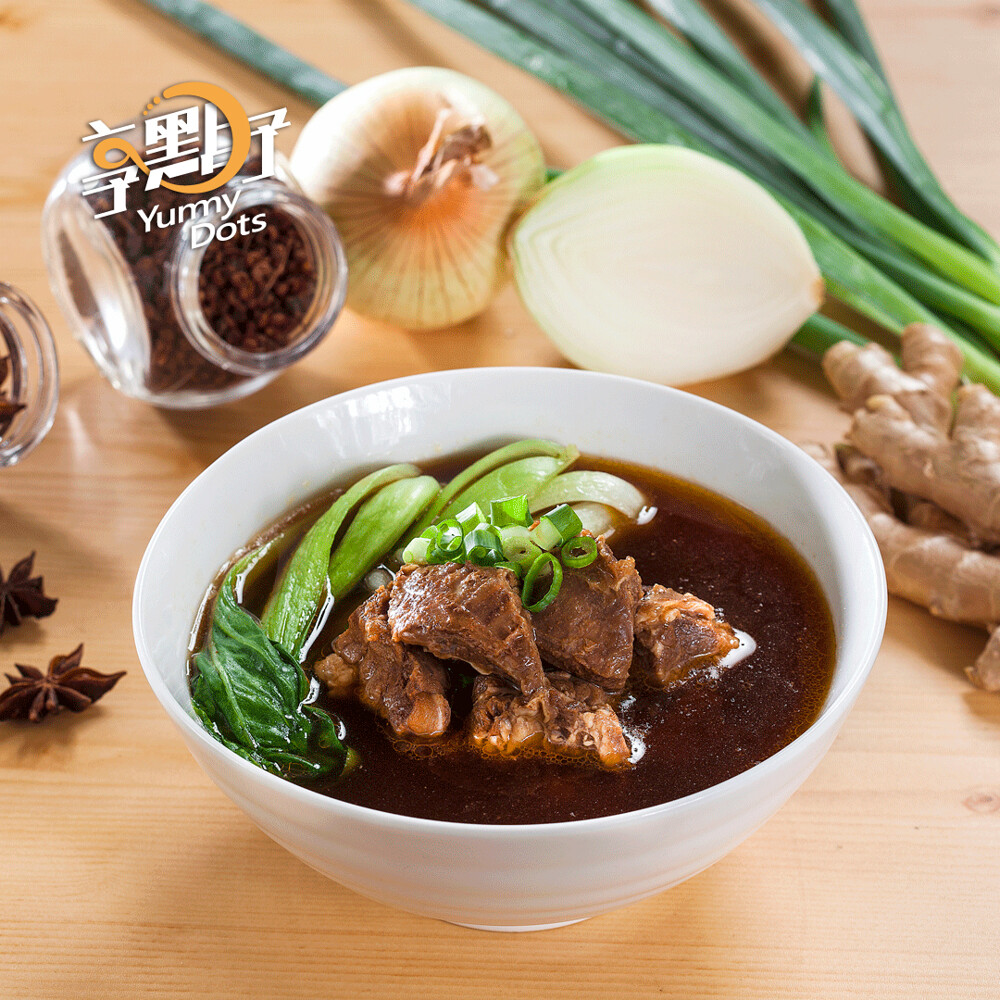 油性辣椒紅色素、黑胡椒、花椒、肉桂、大茴香、調味劑(L-麩酸鈉、琥珀酸二鈉、5'-次黃嘌呤核苷磷酸二鈉、5'-鳥嘌呤核苷磷酸二鈉)】、米酒、牛肉風味調味料【酵母抽取物、黃豆水解蛋白、食鹽、L-麩酸鈉、