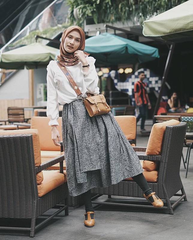 Contek 10 Style  Memakai Rok  ala Selebgram Hijab  yang Cocok 