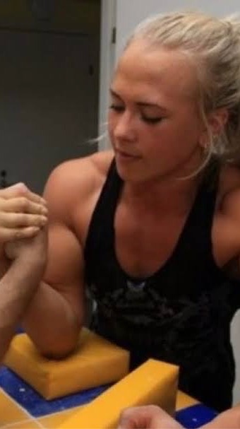 アームレスリングはじめました