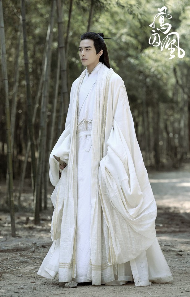 《以家人之名》演員古裝vs時裝：宋威龍(凌霄)《鳳囚凰》